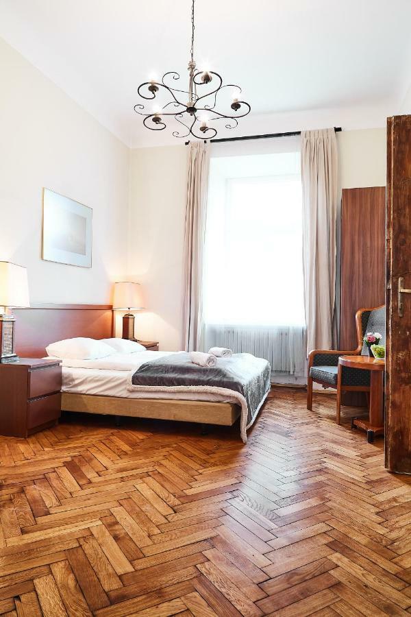 קרקוב Prestige Location Apartments Pijarska Street מראה חיצוני תמונה